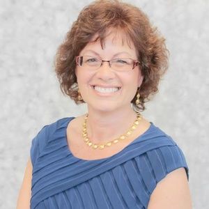 Meet your Posher, Debi